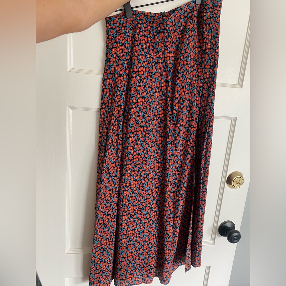 Floral flowy maxi dress with leg slit